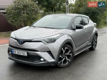 Серый Тойота C-HR, объемом двигателя 1.8 л и пробегом 90 тыс. км за 22700 $, фото 1 на Automoto.ua