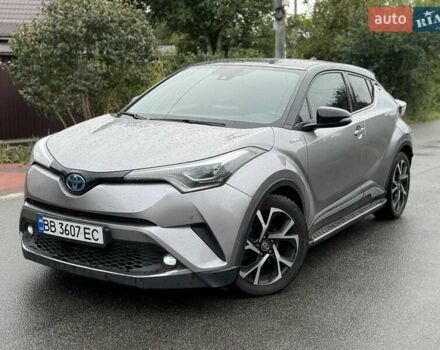 Серый Тойота C-HR, объемом двигателя 1.8 л и пробегом 90 тыс. км за 22700 $, фото 1 на Automoto.ua