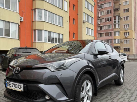 Тойота C-HR 2017 в Николаеве на Automoto.ua Серый Тойота C-HR, объемом двигателя 1.2 л и пробегом 62 тыс. км за 20500 $, фото 1 на Automoto.ua
