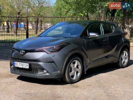 Серый Тойота C-HR, объемом двигателя 1.2 л и пробегом 66 тыс. км за 18400 $, фото 1 на Automoto.ua