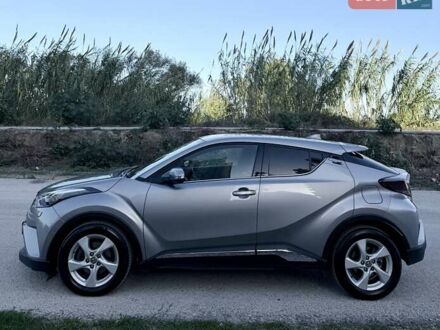 Серый Тойота C-HR, объемом двигателя 1.2 л и пробегом 94 тыс. км за 21000 $, фото 1 на Automoto.ua