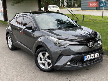 Серый Тойота C-HR, объемом двигателя 1.2 л и пробегом 64 тыс. км за 20950 $, фото 1 на Automoto.ua