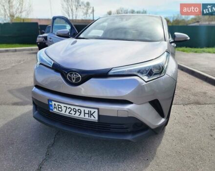 Серый Тойота C-HR, объемом двигателя 1.99 л и пробегом 86 тыс. км за 18600 $, фото 1 на Automoto.ua
