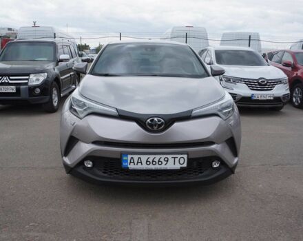 Серый Тойота C-HR, объемом двигателя 1.2 л и пробегом 75 тыс. км за 19899 $, фото 1 на Automoto.ua