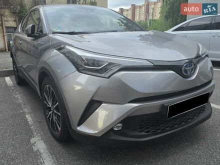 Тойота C-HR 2018 в Киеве на Automoto.ua Серый Тойота C-HR, объемом двигателя 1.8 л и пробегом 52 тыс. км за 24900 $, фото 1 на Automoto.ua