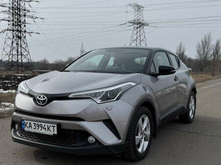 Тойота C-HR 2018 в Днепре (Днепропетровске) на Automoto.ua Серый Тойота C-HR, объемом двигателя 1.2 л и пробегом 55 тыс. км за 22500 $, фото 1 на Automoto.ua