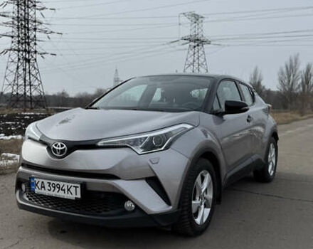Серый Тойота C-HR, объемом двигателя 1.2 л и пробегом 55 тыс. км за 22500 $, фото 1 на Automoto.ua