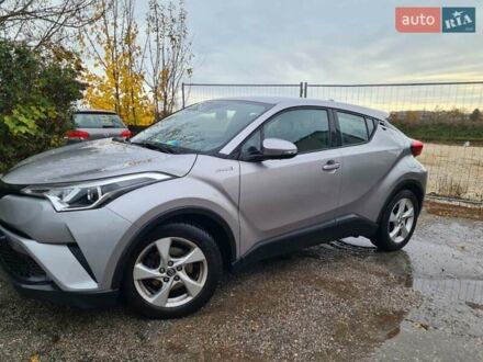 Тойота C-HR 2018 в Киеве на Automoto.ua Серый Тойота C-HR, объемом двигателя 1.99 л и пробегом 99 тыс. км за 17100 $, фото 1 на Automoto.ua