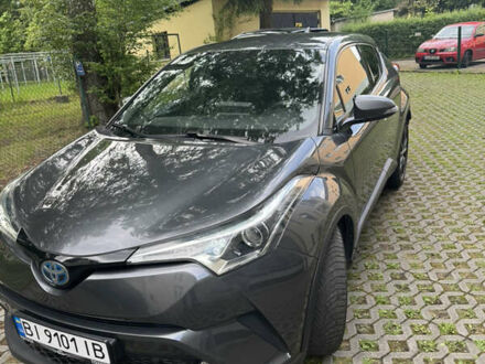 Серый Тойота C-HR, объемом двигателя 1.8 л и пробегом 120 тыс. км за 20000 $, фото 1 на Automoto.ua