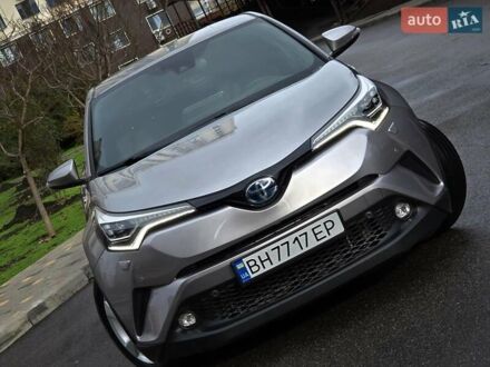 Сірий Тойота C-HR, об'ємом двигуна 1.8 л та пробігом 60 тис. км за 26500 $, фото 1 на Automoto.ua