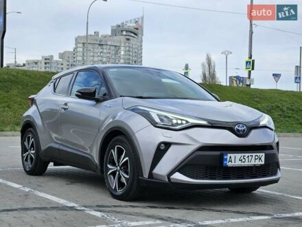Тойота C-HR 2019 в Киеве на Automoto.ua Серый Тойота C-HR, объемом двигателя 1.99 л и пробегом 90 тыс. км за 27900 $, фото 1 на Automoto.ua