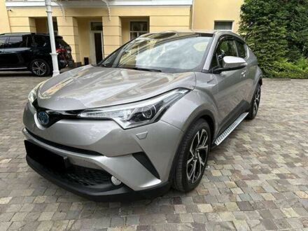 Тойота C-HR 2019 в Львове на Automoto.ua Серый Тойота C-HR, объемом двигателя 1.8 л и пробегом 77 тыс. км за 17900 $, фото 1 на Automoto.ua