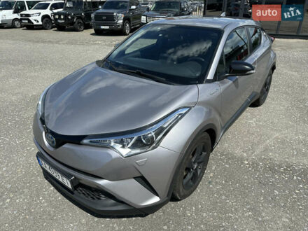 Тойота C-HR 2019 в Киеве на Automoto.ua Серый Тойота C-HR, объемом двигателя 1.8 л и пробегом 159 тыс. км за 22222 $, фото 1 на Automoto.ua