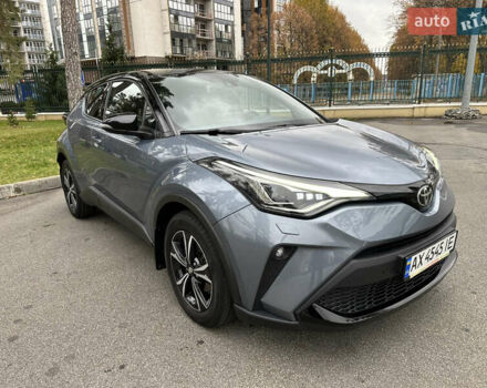 Серый Тойота C-HR, объемом двигателя 1.2 л и пробегом 25 тыс. км за 23900 $, фото 1 на Automoto.ua