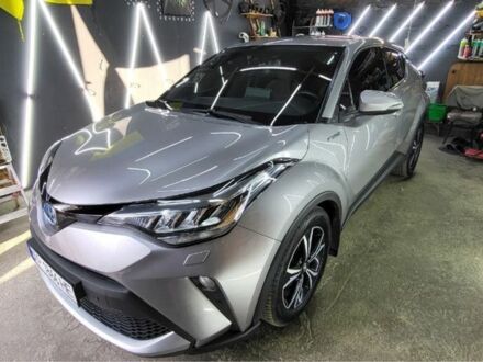 Серый Тойота C-HR, объемом двигателя 1.8 л и пробегом 133 тыс. км за 21400 $, фото 1 на Automoto.ua