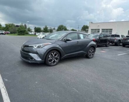 Серый Тойота C-HR, объемом двигателя 2 л и пробегом 33 тыс. км за 11200 $, фото 1 на Automoto.ua