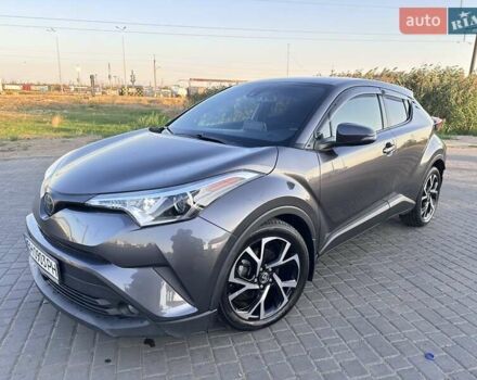 Серый Тойота C-HR, объемом двигателя 1.99 л и пробегом 136 тыс. км за 17000 $, фото 1 на Automoto.ua