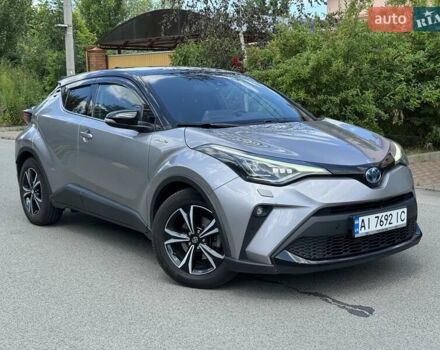 Серый Тойота C-HR, объемом двигателя 1.99 л и пробегом 110 тыс. км за 25000 $, фото 1 на Automoto.ua