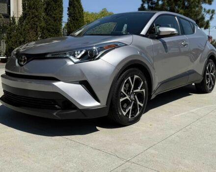 Серый Тойота C-HR, объемом двигателя 2 л и пробегом 46 тыс. км за 16800 $, фото 1 на Automoto.ua
