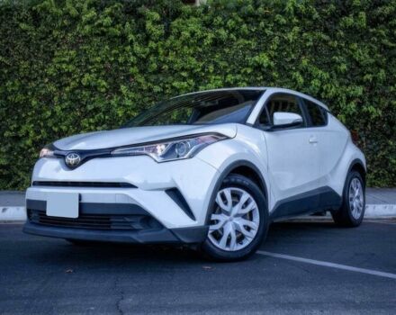 Серый Тойота C-HR, объемом двигателя 2 л и пробегом 50 тыс. км за 7400 $, фото 1 на Automoto.ua