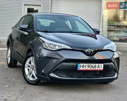 Серый Тойота C-HR, объемом двигателя 1.99 л и пробегом 60 тыс. км за 22500 $, фото 1 на Automoto.ua