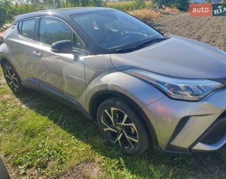 Серый Тойота C-HR, объемом двигателя 2 л и пробегом 52 тыс. км за 16699 $, фото 1 на Automoto.ua