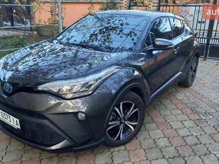 Тойота C-HR 2020 у Ужгороді на Automoto.ua Сірий Тойота C-HR, об'ємом двигуна 1.8 л та пробігом 71 тис. км за 26500 $, фото 1 на Automoto.ua