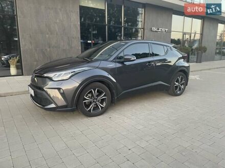 Тойота C-HR 2020 в Ужгороде на Automoto.ua Серый Тойота C-HR, объемом двигателя 1.8 л и пробегом 68 тыс. км за 26600 $, фото 1 на Automoto.ua