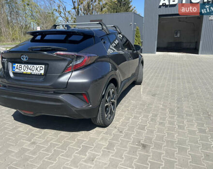 Серый Тойота C-HR, объемом двигателя 2 л и пробегом 53 тыс. км за 19000 $, фото 1 на Automoto.ua