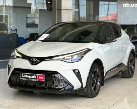 Сірий Тойота C-HR, об'ємом двигуна 2 л та пробігом 27 тис. км за 30990 $, фото 1 на Automoto.ua