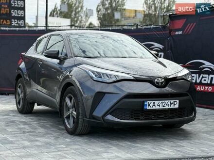 Серый Тойота C-HR, объемом двигателя 2 л и пробегом 81 тыс. км за 20999 $, фото 1 на Automoto.ua