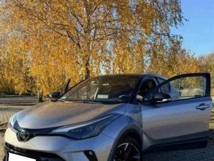 Серый Тойота C-HR, объемом двигателя 2 л и пробегом 64 тыс. км за 14800 $, фото 1 на Automoto.ua