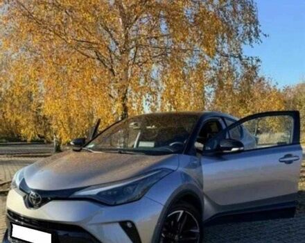 Серый Тойота C-HR, объемом двигателя 2 л и пробегом 64 тыс. км за 14800 $, фото 1 на Automoto.ua