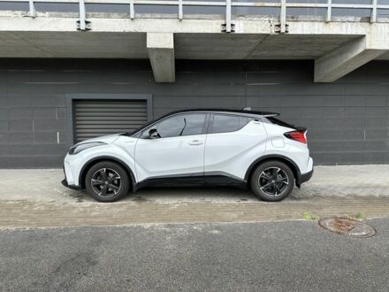 Тойота C-HR 2021 в Киеве на Automoto.ua Серый Тойота C-HR, объемом двигателя 2 л и пробегом 88 тыс. км за 28500 $, фото 1 на Automoto.ua