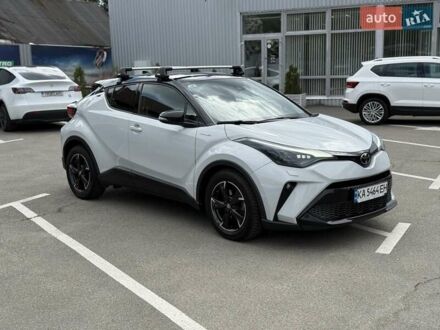Тойота C-HR 2021 в Киеве на Automoto.ua Серый Тойота C-HR, объемом двигателя 1.99 л и пробегом 95 тыс. км за 28500 $, фото 1 на Automoto.ua
