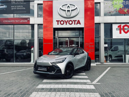 Тойота C-HR 2023 в Тернополе на Automoto.ua Серый Тойота C-HR, объемом двигателя 2 л и пробегом 1 тыс. км за 1755230 $, фото 1 на Automoto.ua