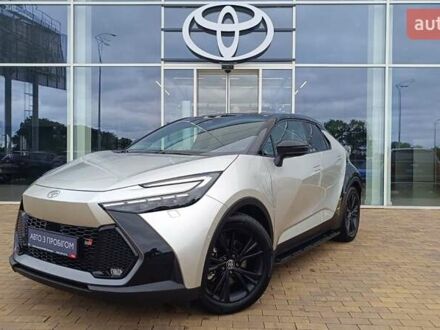 Тойота C-HR 2023 в Киеве на Automoto.ua Серый Тойота C-HR, объемом двигателя 1.99 л и пробегом 1 тыс. км за 42946 $, фото 1 на Automoto.ua
