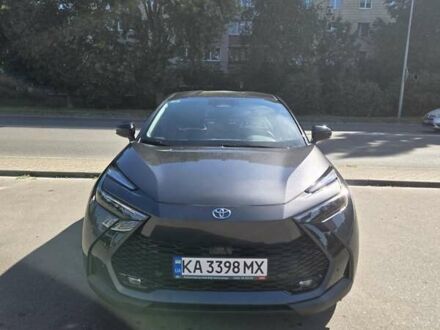Серый Тойота C-HR, объемом двигателя 1.8 л и пробегом 5 тыс. км за 37300 $, фото 1 на Automoto.ua