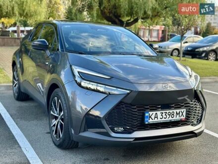 Тойота C-HR 2024 в Киеве на Automoto.ua Серый Тойота C-HR, объемом двигателя 1.8 л и пробегом 5 тыс. км за 34999 $, фото 1 на Automoto.ua