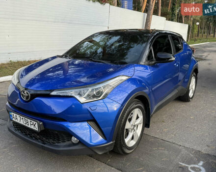 Синий Тойота C-HR, объемом двигателя 1.2 л и пробегом 75 тыс. км за 17300 $, фото 2 на Automoto.ua