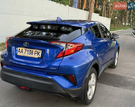 Синий Тойота C-HR, объемом двигателя 1.2 л и пробегом 70 тыс. км за 17500 $, фото 24 на Automoto.ua