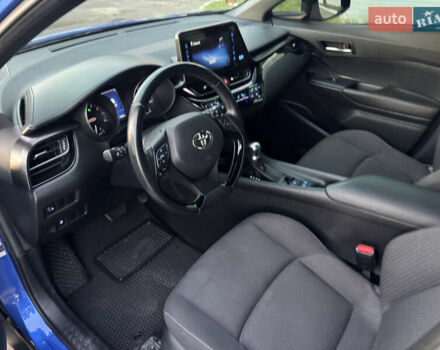 Синий Тойота C-HR, объемом двигателя 1.2 л и пробегом 70 тыс. км за 17500 $, фото 27 на Automoto.ua