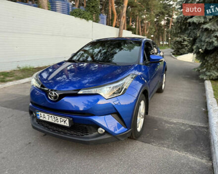 Синий Тойота C-HR, объемом двигателя 1.2 л и пробегом 70 тыс. км за 17500 $, фото 10 на Automoto.ua