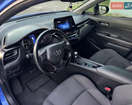 Синий Тойота C-HR, объемом двигателя 1.2 л и пробегом 75 тыс. км за 17300 $, фото 26 на Automoto.ua