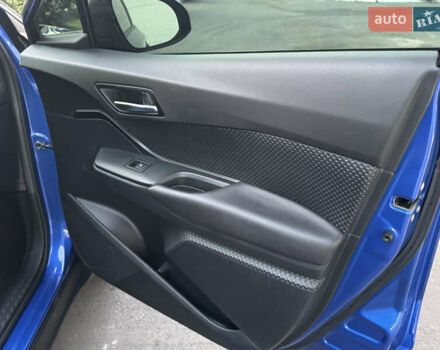 Синий Тойота C-HR, объемом двигателя 1.2 л и пробегом 70 тыс. км за 17500 $, фото 31 на Automoto.ua