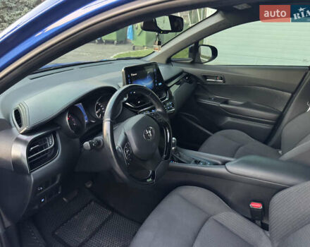 Синий Тойота C-HR, объемом двигателя 1.2 л и пробегом 70 тыс. км за 17500 $, фото 28 на Automoto.ua
