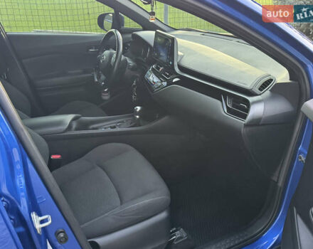 Синий Тойота C-HR, объемом двигателя 1.2 л и пробегом 75 тыс. км за 17300 $, фото 28 на Automoto.ua