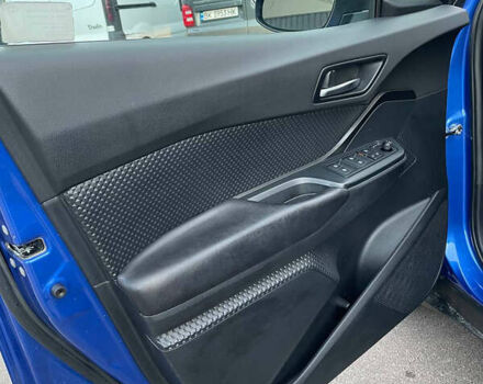 Синий Тойота C-HR, объемом двигателя 1.99 л и пробегом 126 тыс. км за 16999 $, фото 16 на Automoto.ua