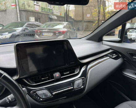 Синій Тойота C-HR, об'ємом двигуна 1.99 л та пробігом 108 тис. км за 18489 $, фото 26 на Automoto.ua