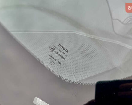 Синий Тойота C-HR, объемом двигателя 1.2 л и пробегом 105 тыс. км за 17500 $, фото 21 на Automoto.ua